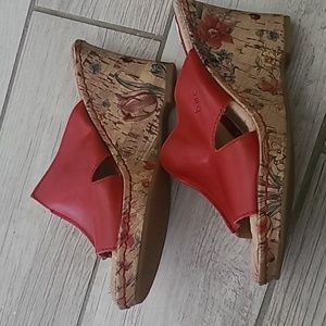 Born Concept Red wedge slides.